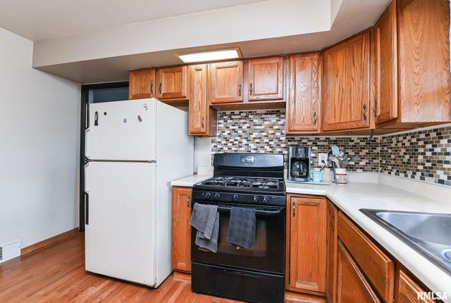 8109 S MCCUMBER Road, Peoria, IL 61607