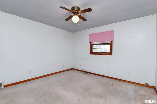 8109 S MCCUMBER Road, Peoria, IL 61607