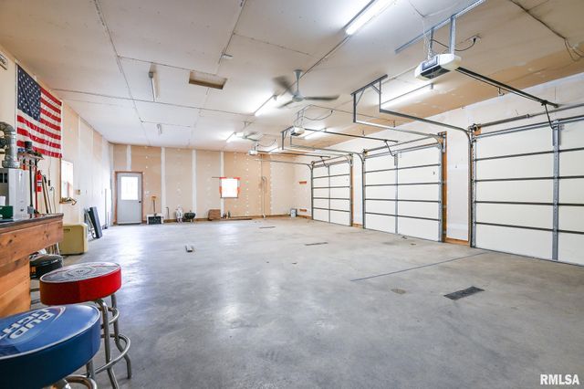 8109 S MCCUMBER Road, Peoria, IL 61607