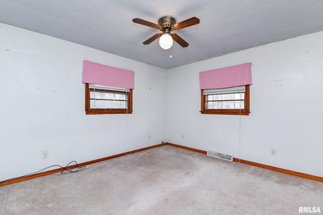 8109 S MCCUMBER Road, Peoria, IL 61607