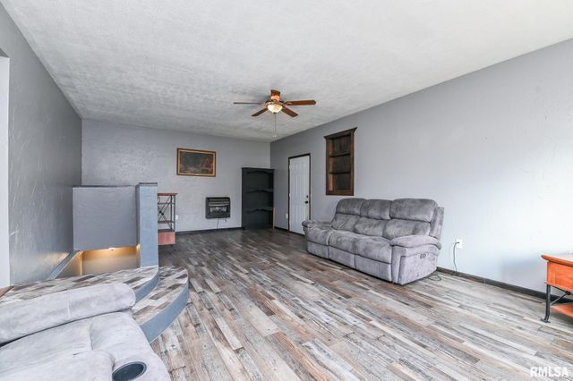 8109 S MCCUMBER Road, Peoria, IL 61607