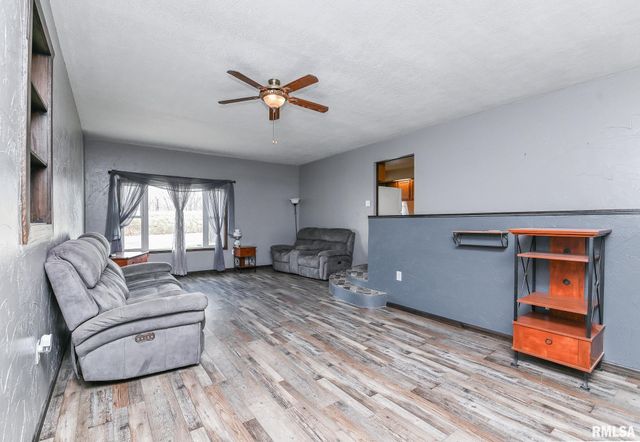 8109 S MCCUMBER Road, Peoria, IL 61607