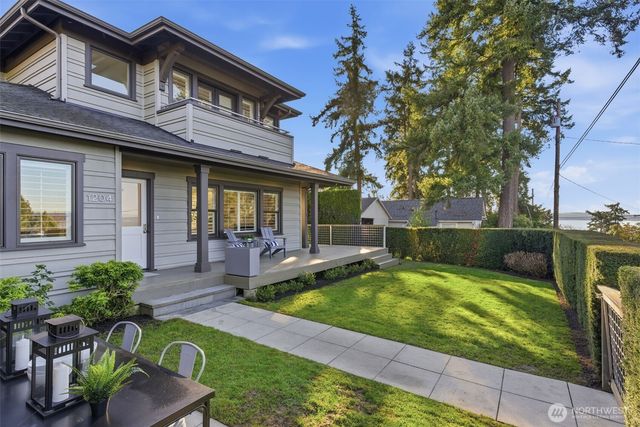 1204 6th Street W, Kirkland, WA 98033