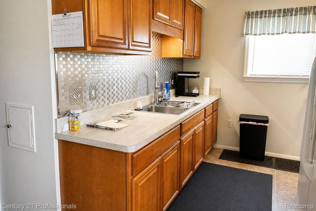 31274 Fernwood Street, Westland, MI 48186