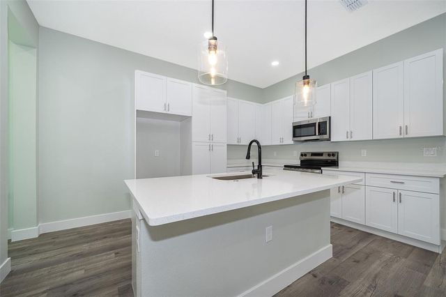 2000 MAGNOLIA AVENUE, Sanford, FL 32771
