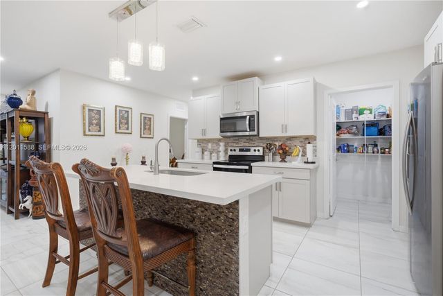 439 NE 6th Pl, Florida City, FL 33034