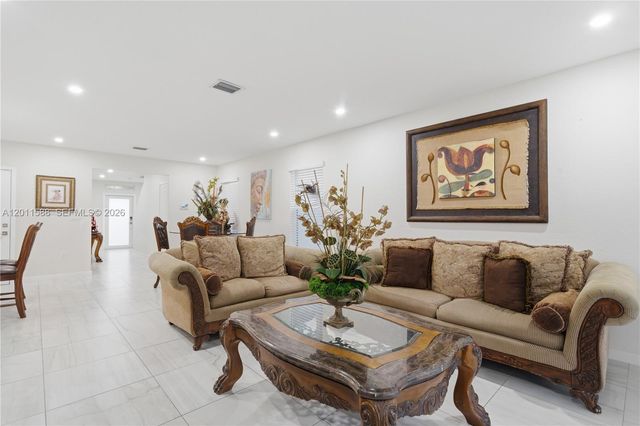 439 NE 6th Pl, Florida City, FL 33034