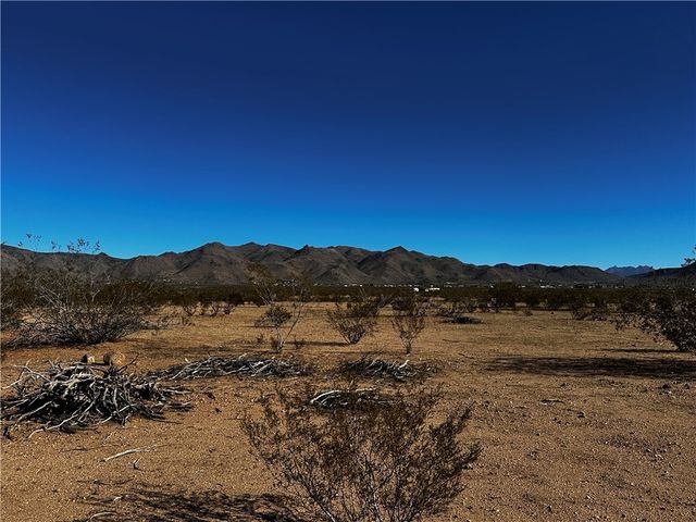 0000 N Aztec, Golden Valley, AZ 86413