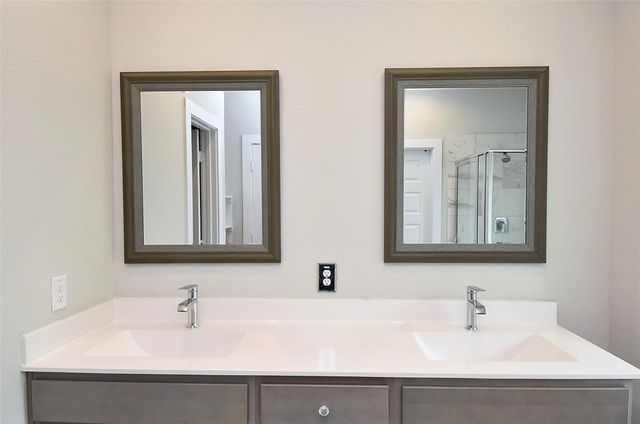 308 Spruce Oak Lane, Waller, TX 77484