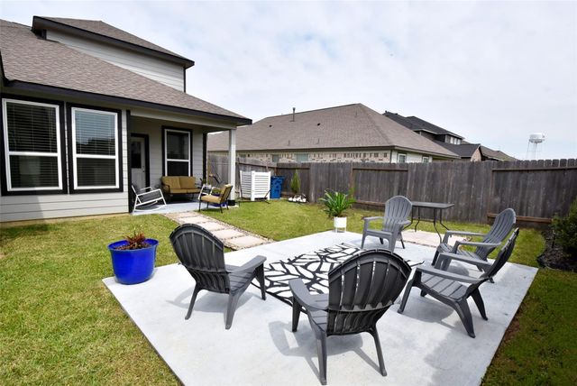 308 Spruce Oak Lane, Waller, TX 77484