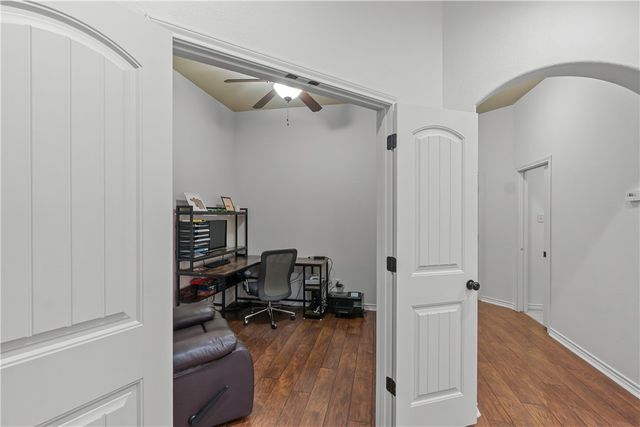 4202 Carnes Court S, College Station, TX 77845