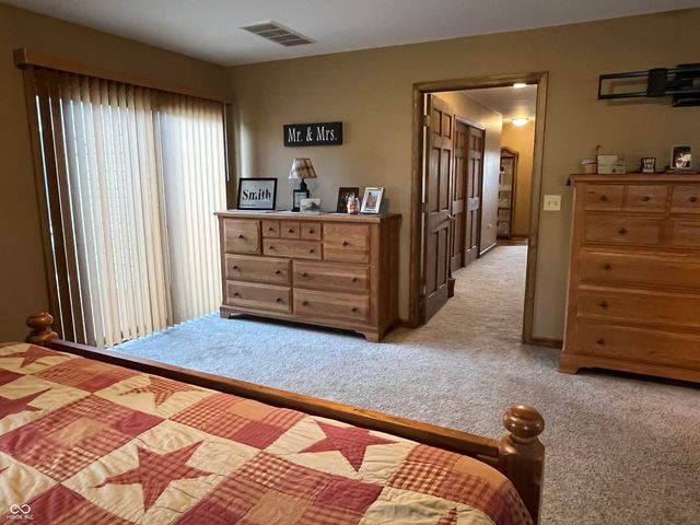 1364 S Ruth Street S, Rushville, IN 46173