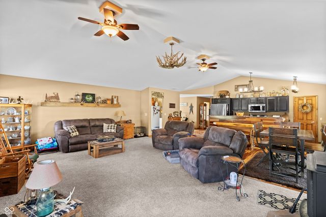 1364 S Ruth Street S, Rushville, IN 46173