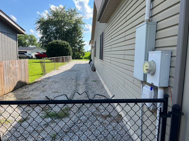 1364 S Ruth Street S, Rushville, IN 46173