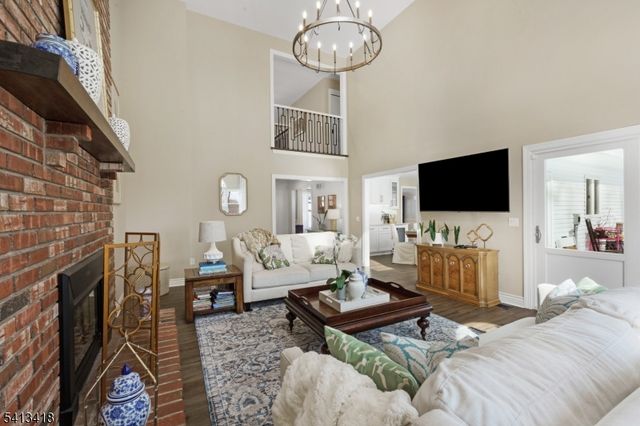 31 Warren Cutting, Chester Twp., NJ 07930