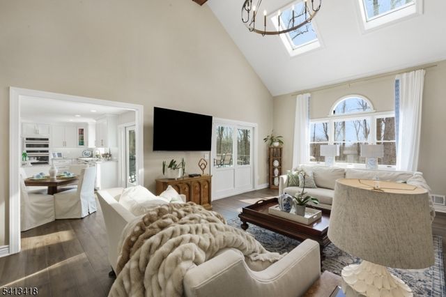 31 Warren Cutting, Chester Twp., NJ 07930