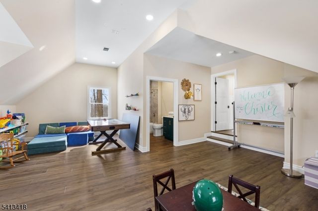 31 Warren Cutting, Chester Twp., NJ 07930