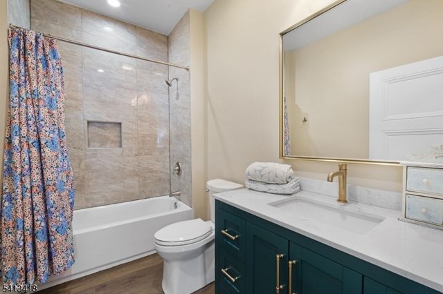 31 Warren Cutting, Chester Twp., NJ 07930