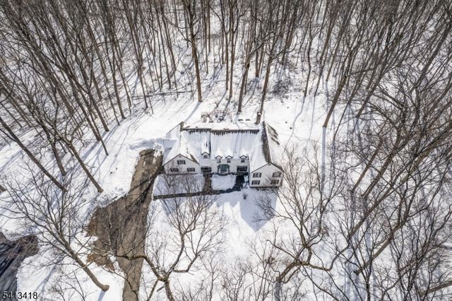 31 Warren Cutting, Chester Twp., NJ 07930