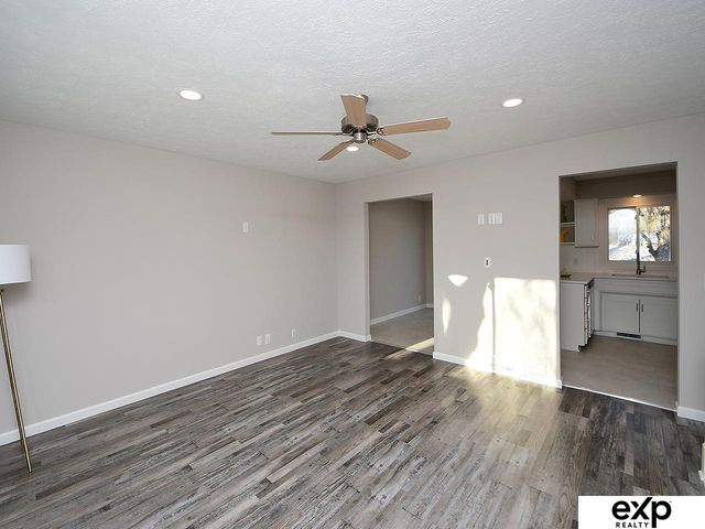 9804 S 20TH Street, Bellevue, NE 68123