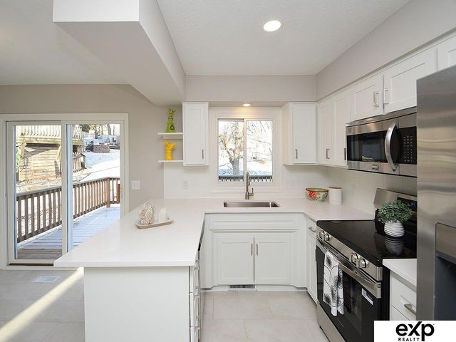 9804 S 20TH Street, Bellevue, NE 68123