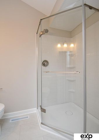 9804 S 20TH Street, Bellevue, NE 68123