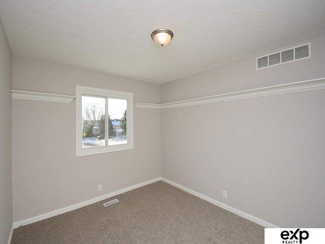 9804 S 20TH Street, Bellevue, NE 68123