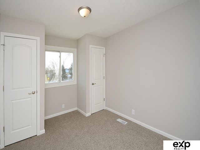 9804 S 20TH Street, Bellevue, NE 68123