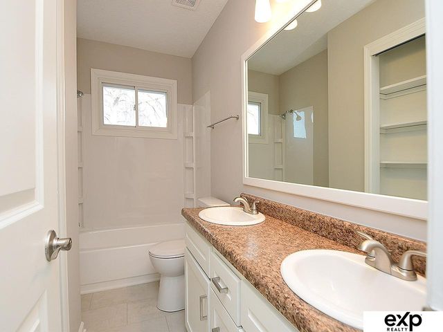 9804 S 20TH Street, Bellevue, NE 68123