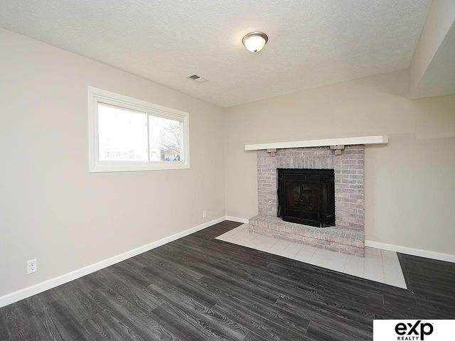 9804 S 20TH Street, Bellevue, NE 68123