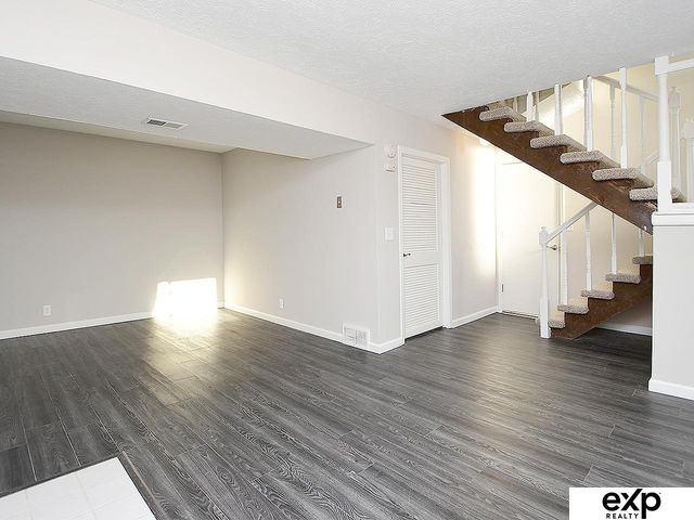 9804 S 20TH Street, Bellevue, NE 68123