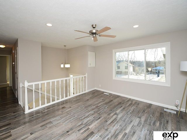 9804 S 20TH Street, Bellevue, NE 68123