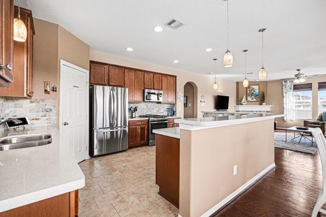 1133 E Meyer Road, Seabrook, TX 77586