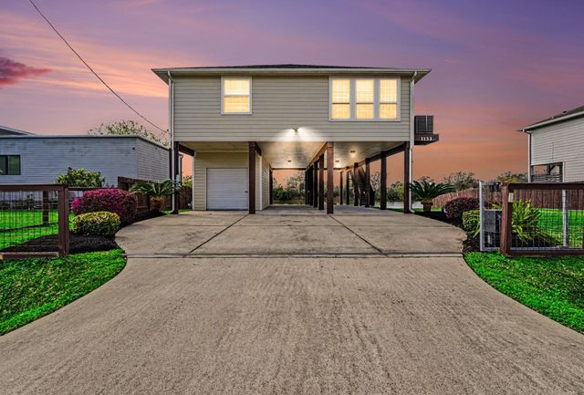 1133 E Meyer Road, Seabrook, TX 77586