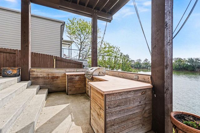 1133 E Meyer Road, Seabrook, TX 77586