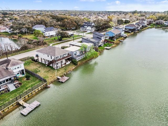 1133 E Meyer Road, Seabrook, TX 77586
