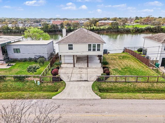 1133 E Meyer Road, Seabrook, TX 77586