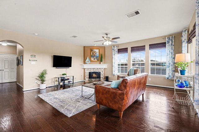 1133 E Meyer Road, Seabrook, TX 77586