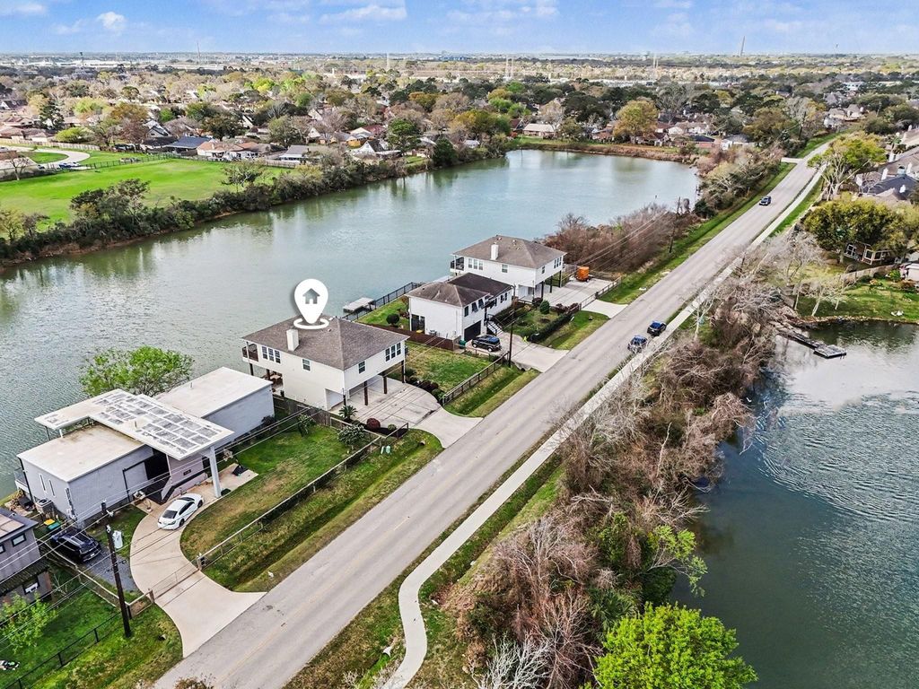 1133 E Meyer Road, Seabrook, TX 77586