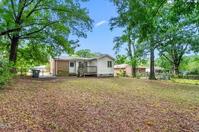 1909 Rayston Drive, Greensboro, NC 27405