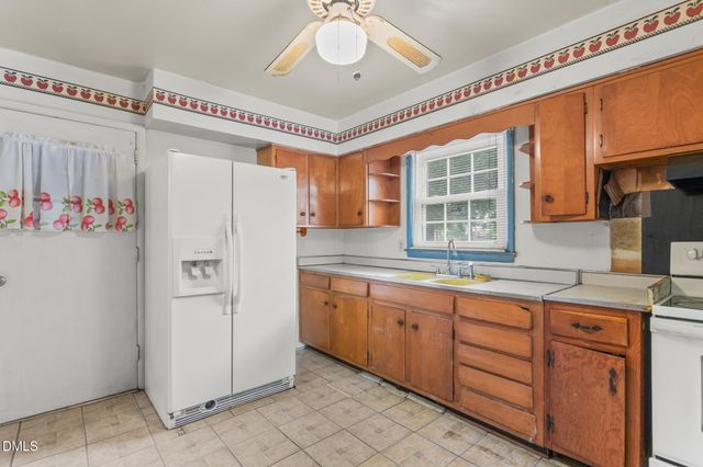 1909 Rayston Drive, Greensboro, NC 27405