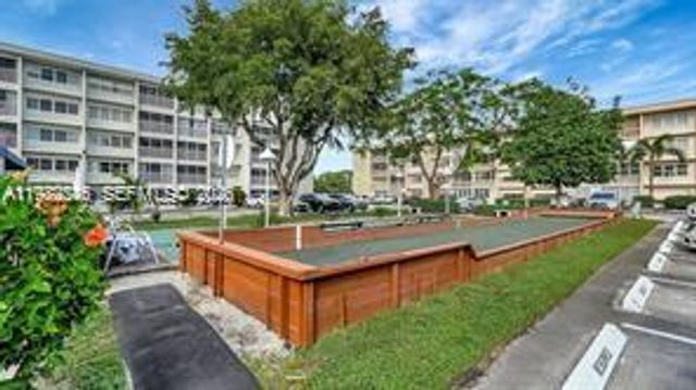 215 SE 3rd Ave 101A, Hallandale Beach, FL 33009