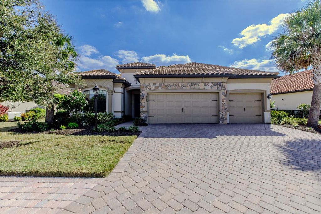 7143 WHITTLEBURY TRAIL, Bradenton, FL 34202