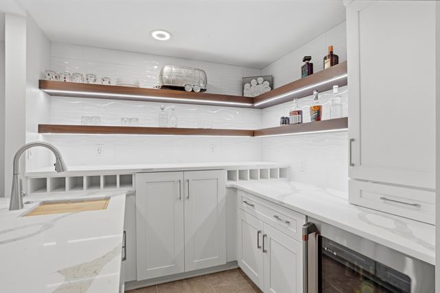 1706 DUNHILL WAY, Columbia, MO 65203