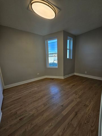 901 N Francisco Avenue 1R, Chicago, IL 60622