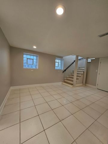 901 N Francisco Avenue 1R, Chicago, IL 60622