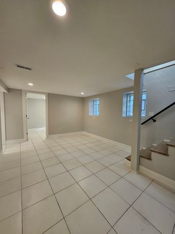 901 N Francisco Avenue 1R, Chicago, IL 60622