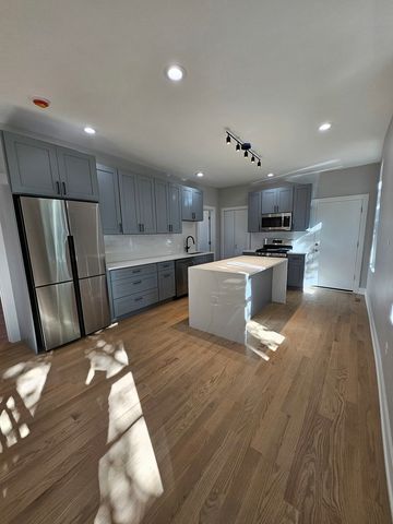 901 N Francisco Avenue 1R, Chicago, IL 60622