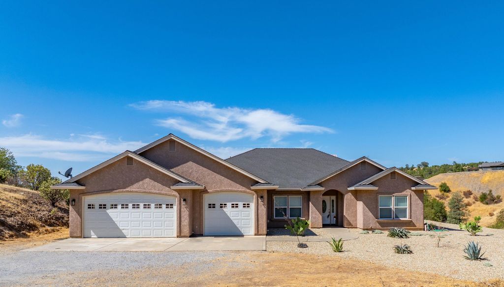 24015 Shirley Drive, Bella Vista, CA 96008