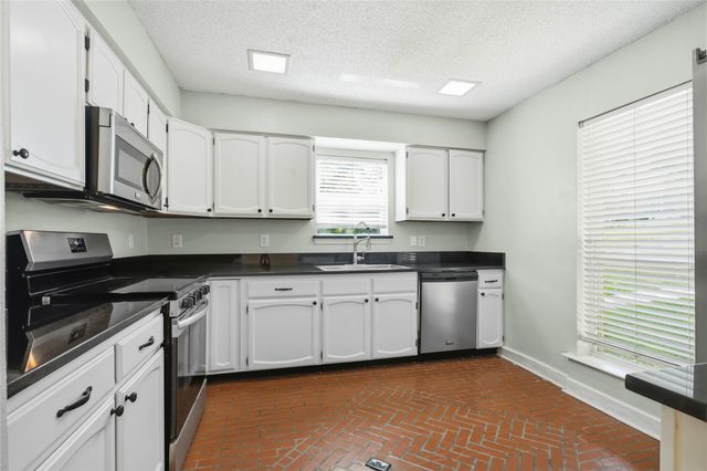 9351 Highedge Circle, Dallas, TX 75238